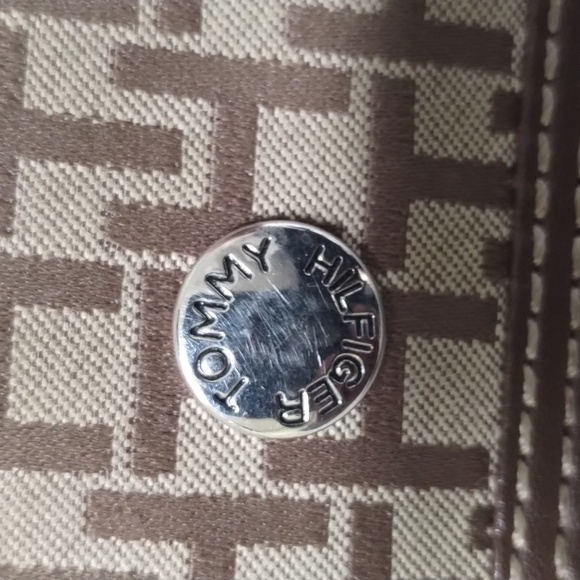 Tommy Hilfiger (taken offers) - Picture 4 of 4